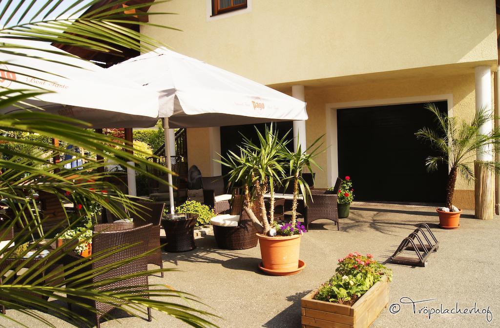 Der Troepolacherhof Hotel & Restaurant Exterior photo